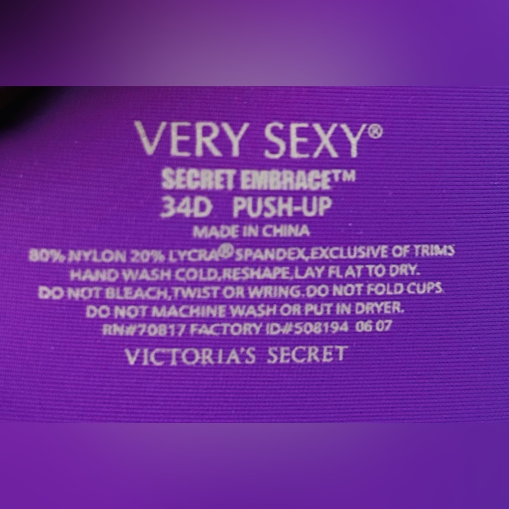 Very Sexy purple push up bra by Victoria’s Secret - Picture 7 of 7